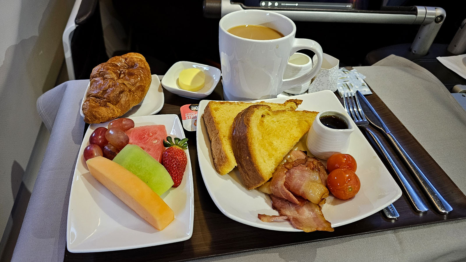 Hot food in Hawaiian Airlines Business Class