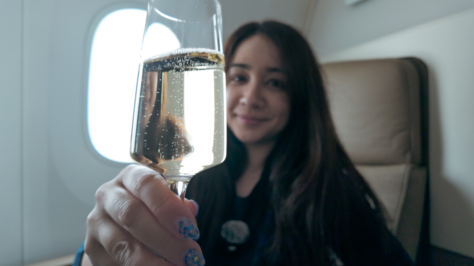 Etihad 787 Business Class Champagne AUH-IST