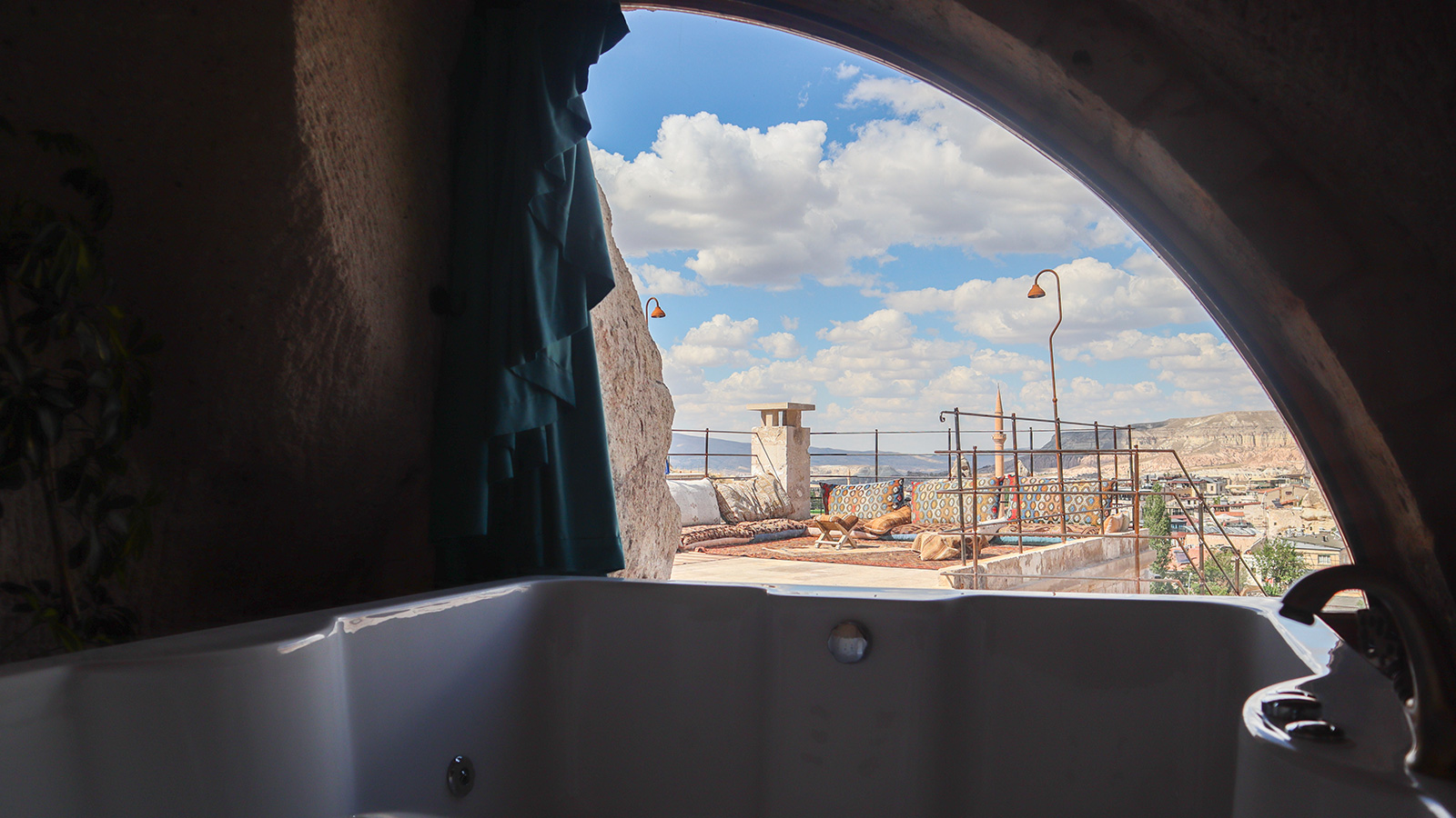 Spa bath at Caverna Hotel Premium Caves, Goreme, Turkiye