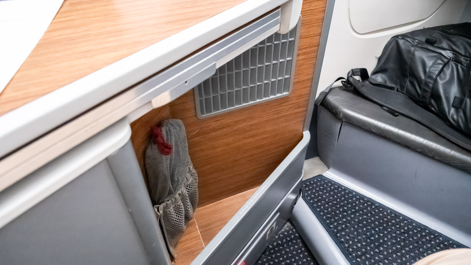 American Airlines Business Class storage