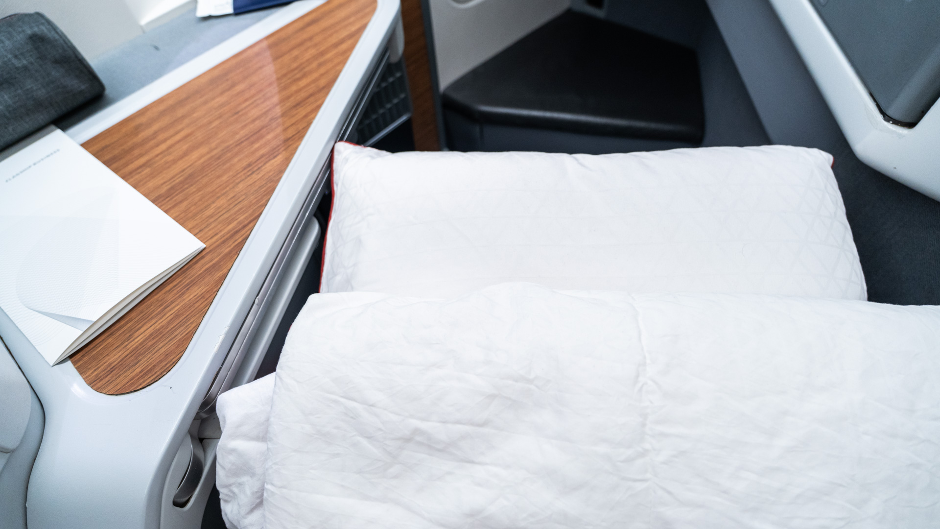 American Airlines Business Class bedding