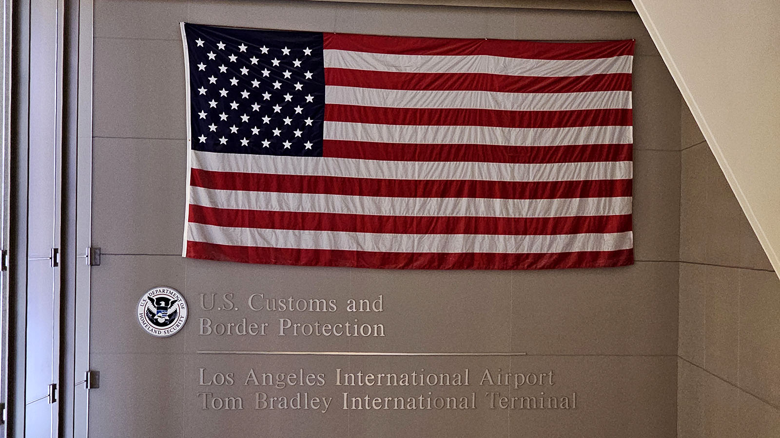 US flag after flying Boeing 787 United Polaris