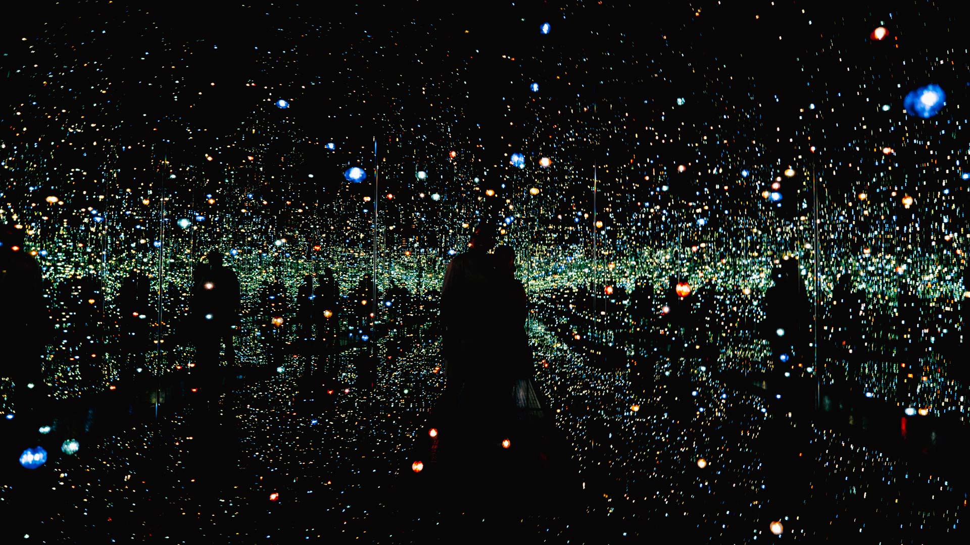 LA The Broad Infinity Mirrored Room.