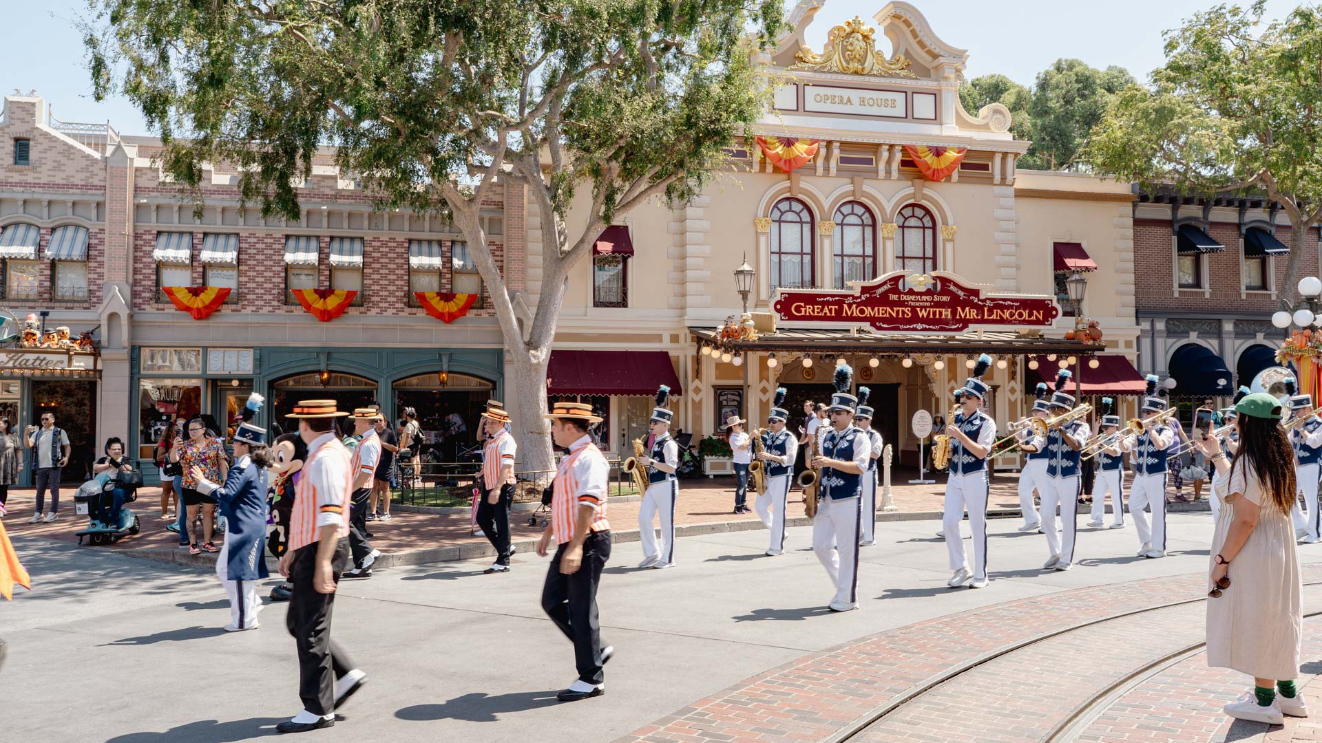 Disneyland Main St USA