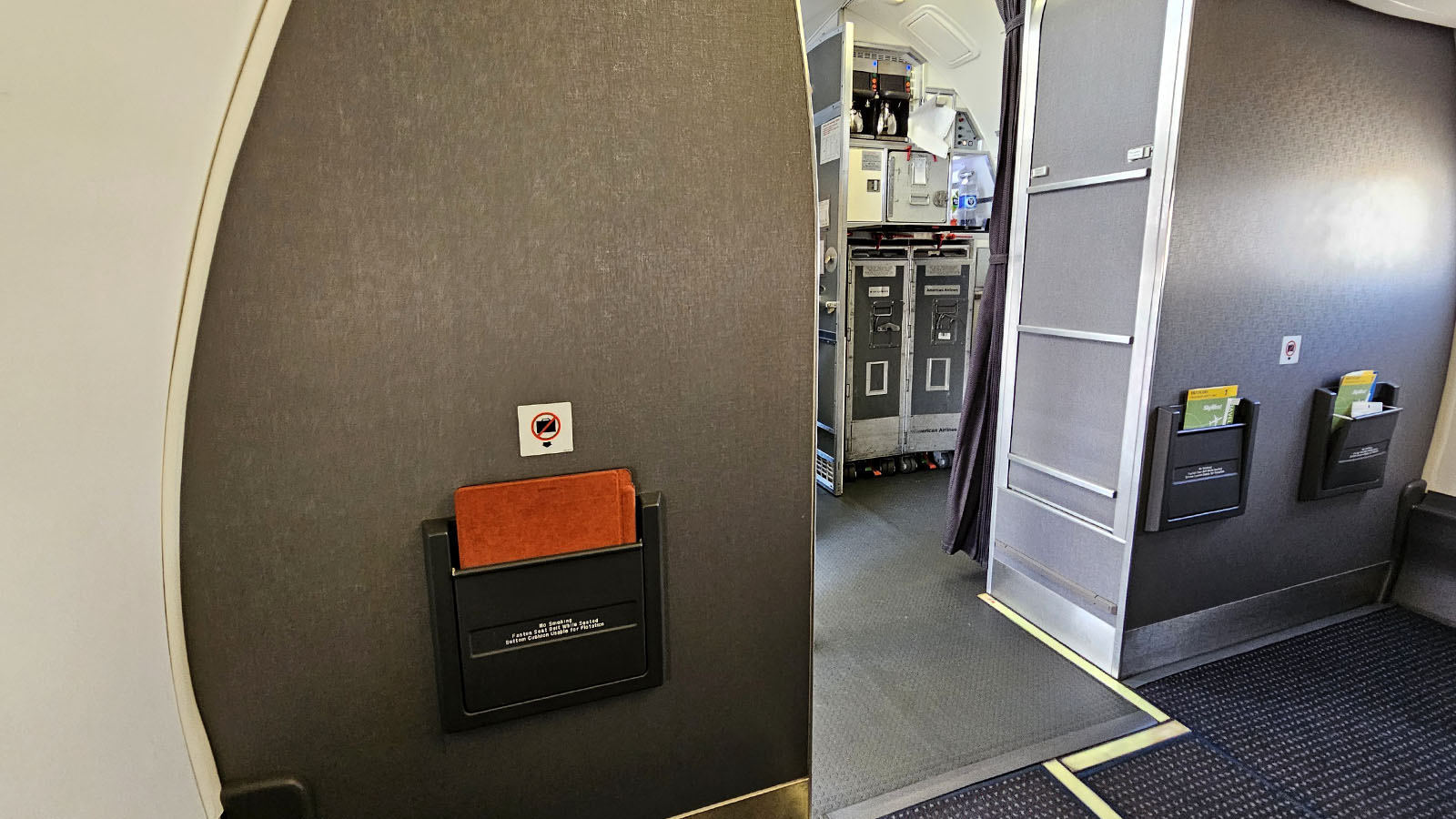 Cabin space in American Airlines Embraer E175 First Class