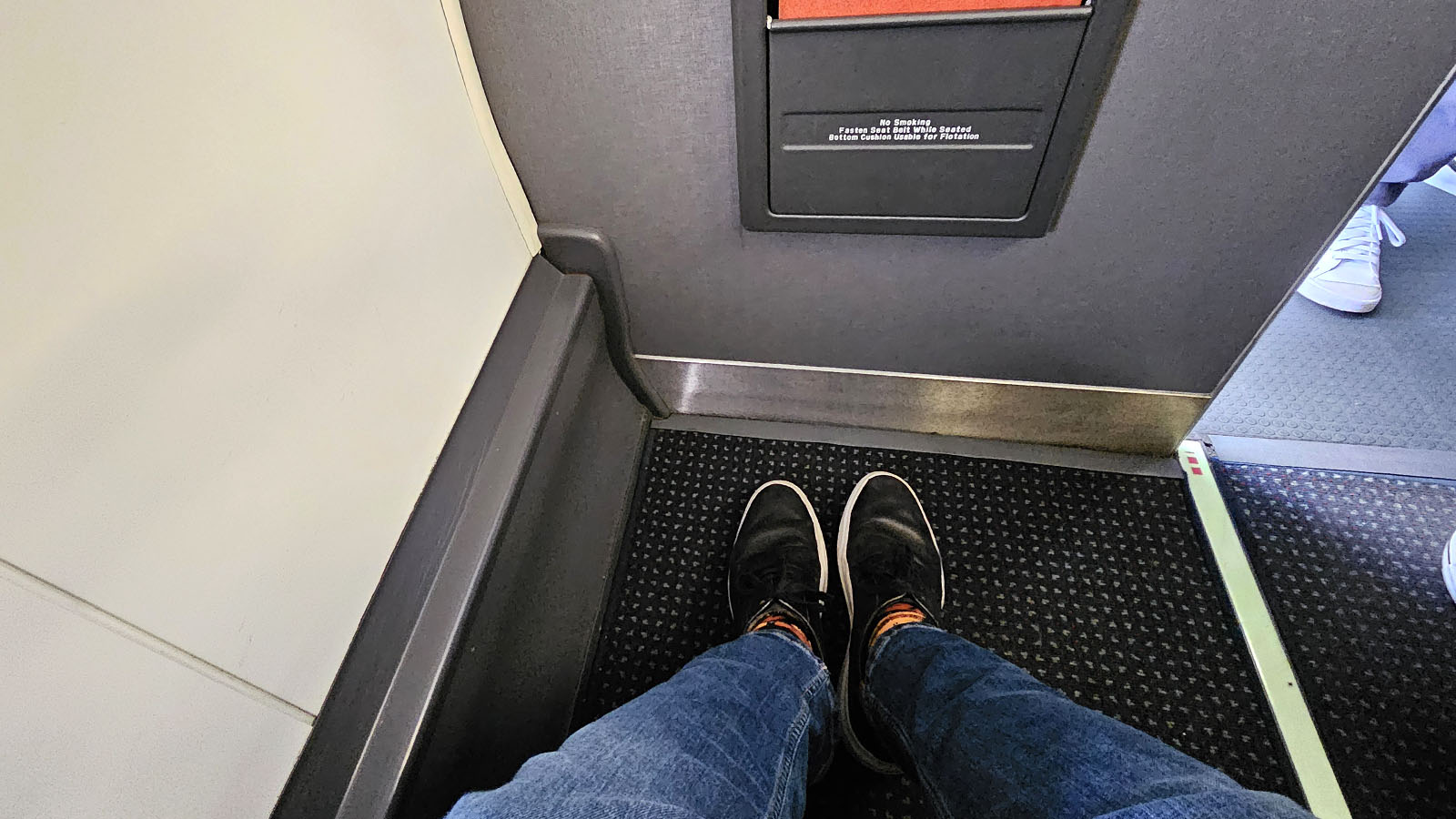 Stretch out in American Airlines Embraer E175 First Class