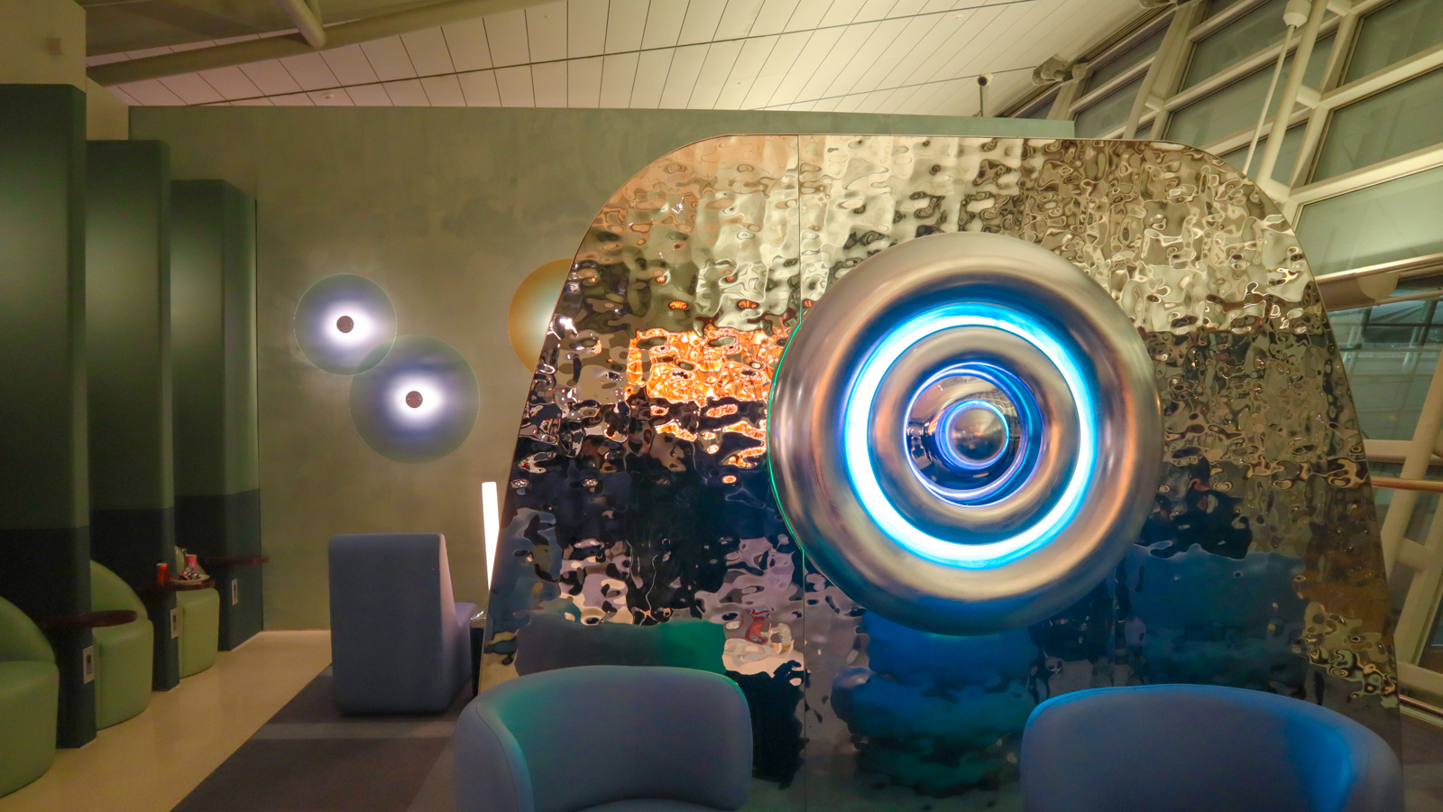 Interior decor of oneworld Lounge, Seoul