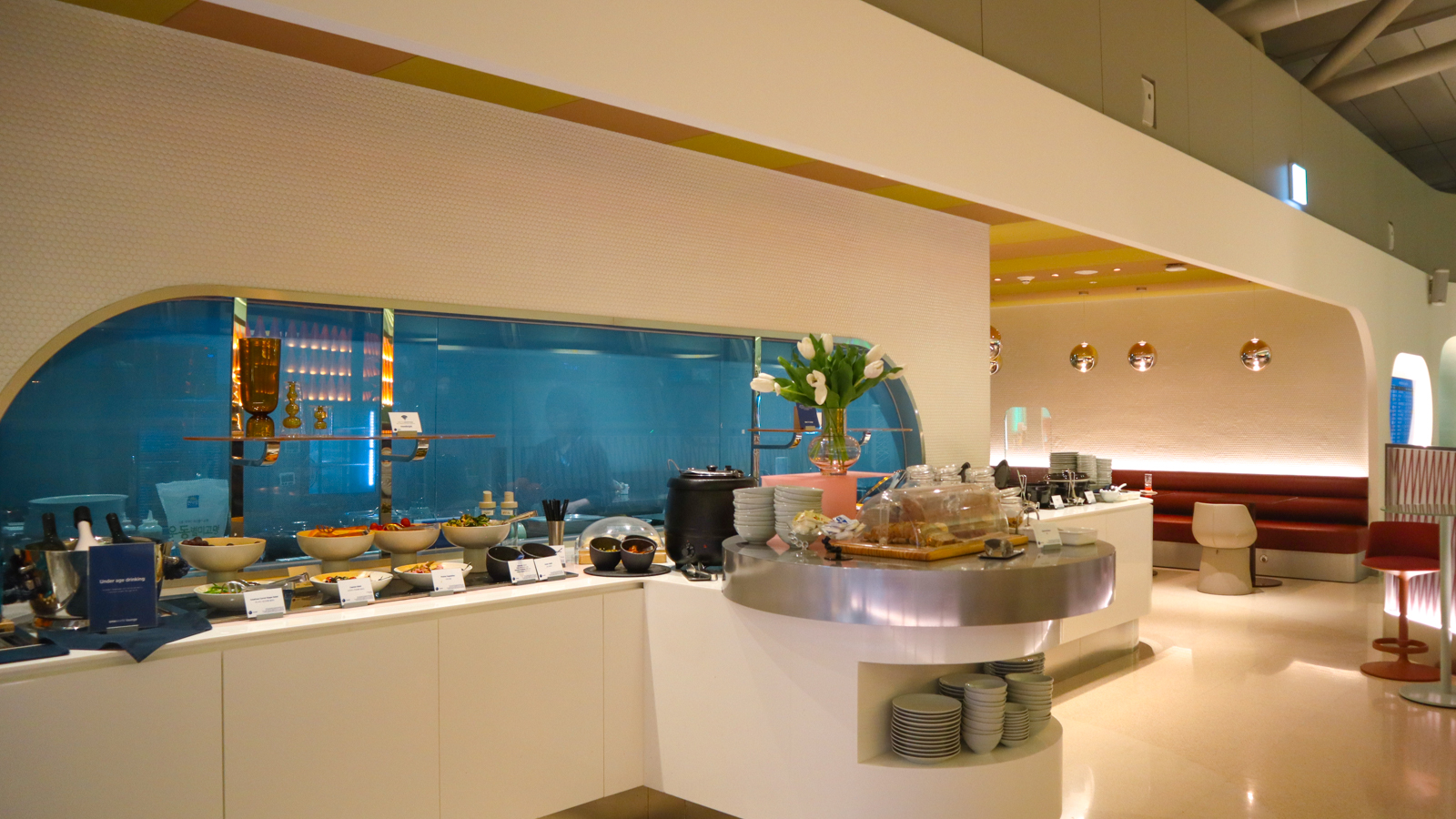 Buffet at oneworld Lounge, Seoul