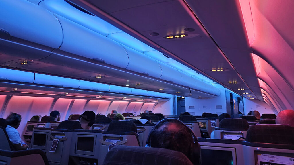 Mood lighting in SWISS Airbus A330 Business Class