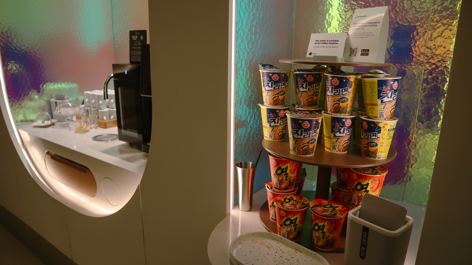 Cup noodle station at oneworld Lounge, Seoul Incheon