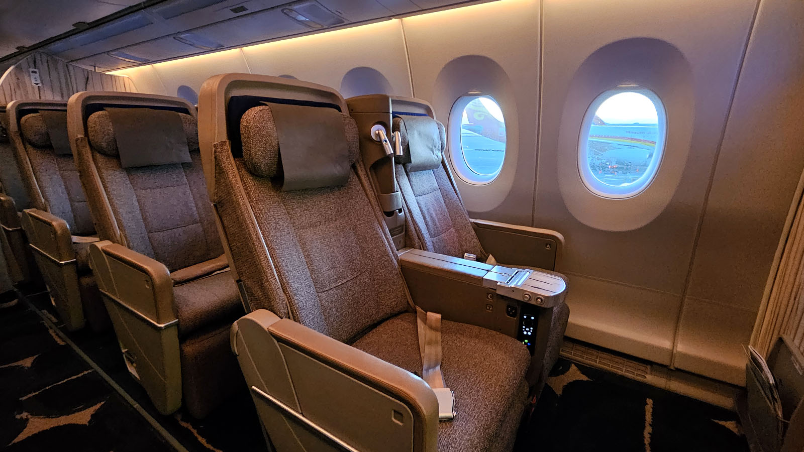 Seating pairs in China Airlines Premium Economy