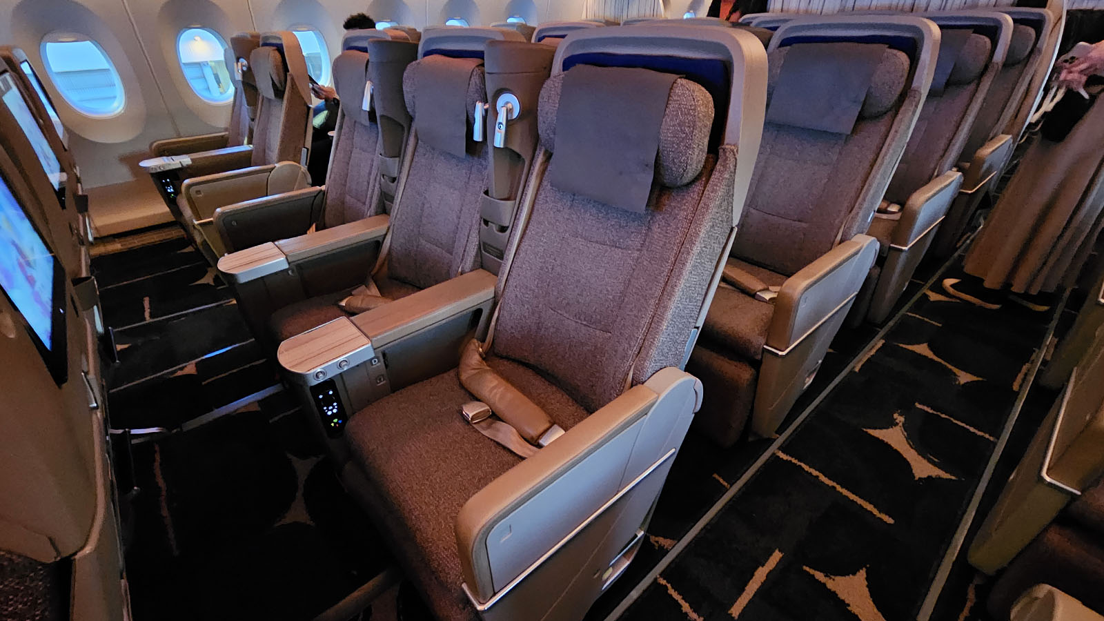 Groups of seats in China Airlines Premium Economy