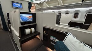 Oman Air Boeing 777 Business Studio (Bangkok-Muscat)