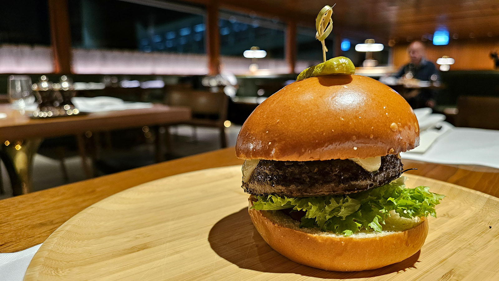 Hamburger in Cathay Pacific, The Pier First Class