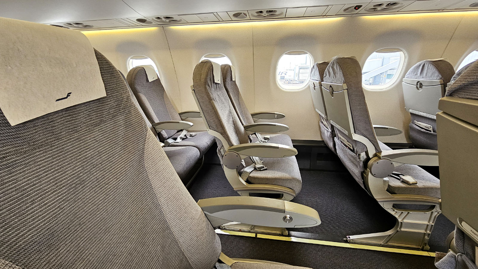 Cabin in Finnair Embraer E190 Economy Class