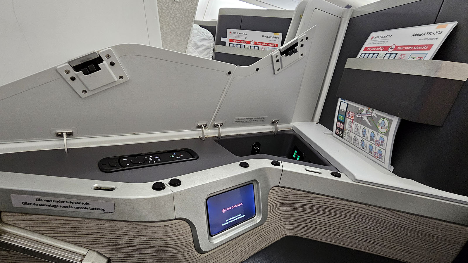 Storage in Air Canada Airbus A330 Signature Class