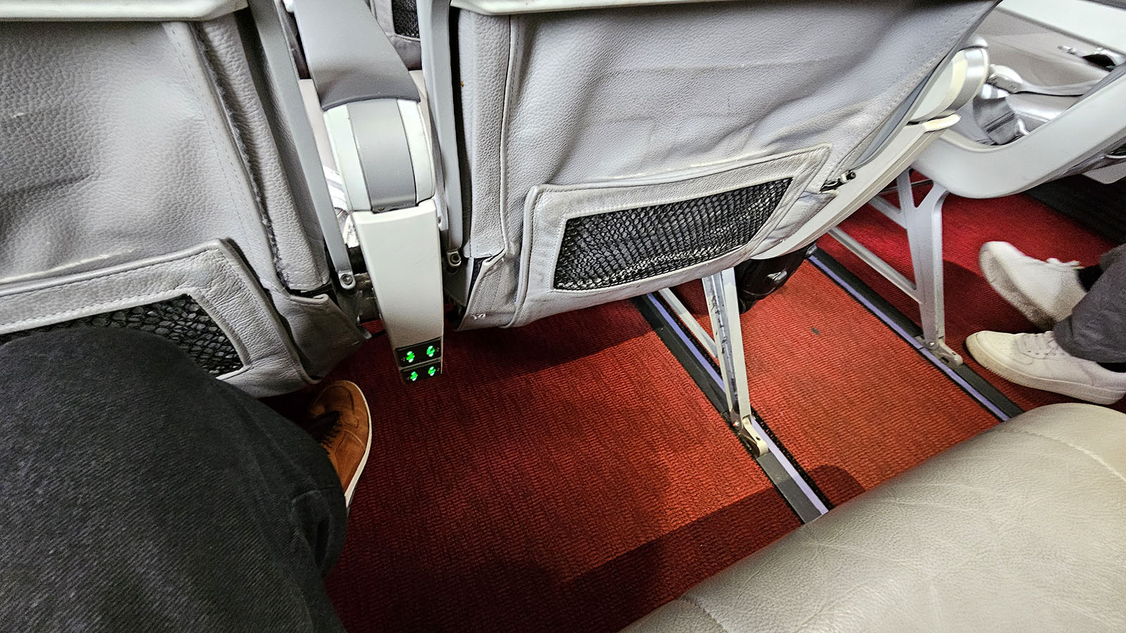 Space in SWISS Embraer E195 E2 Business Class