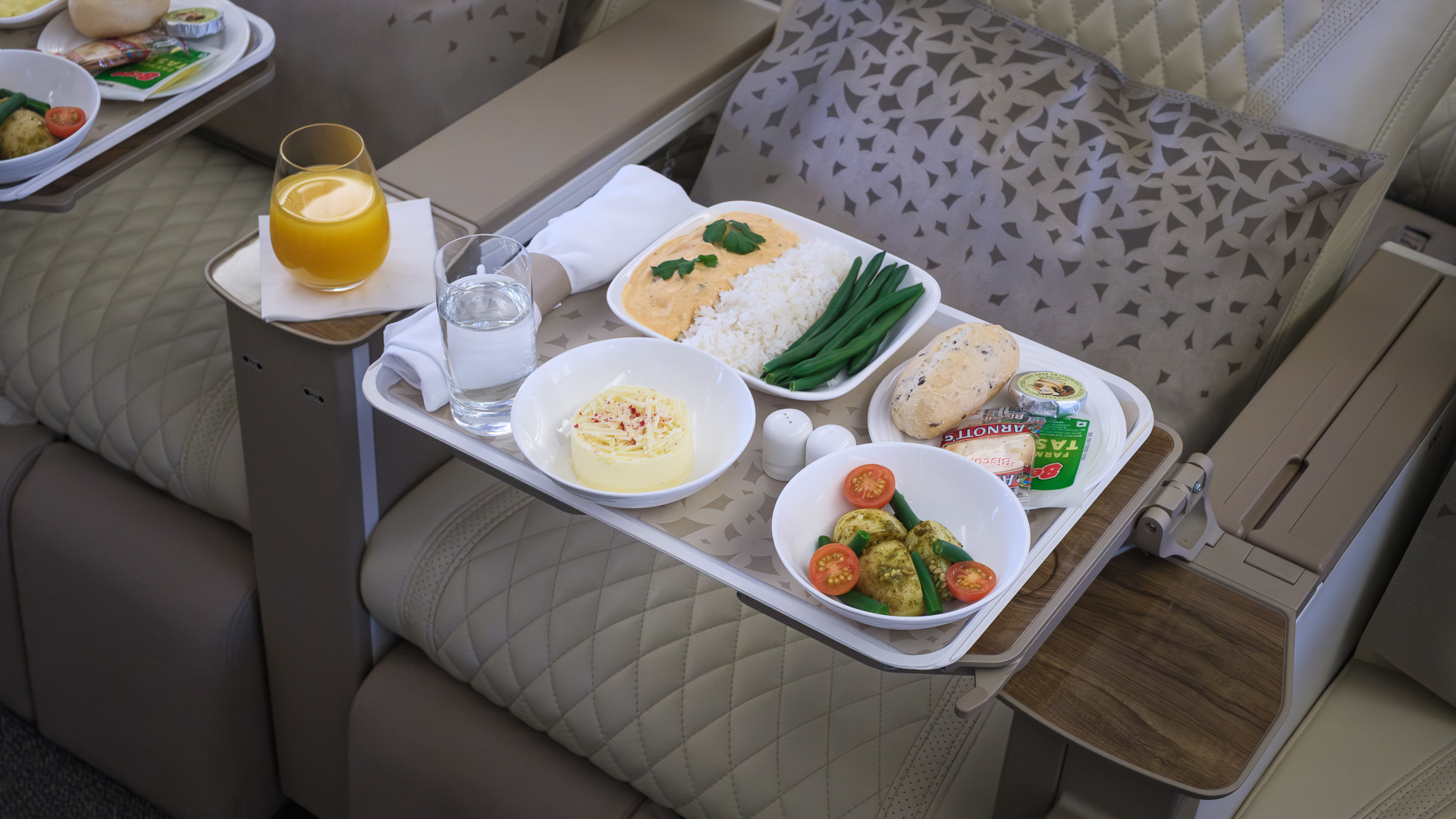 Emirates Premium Economy dining