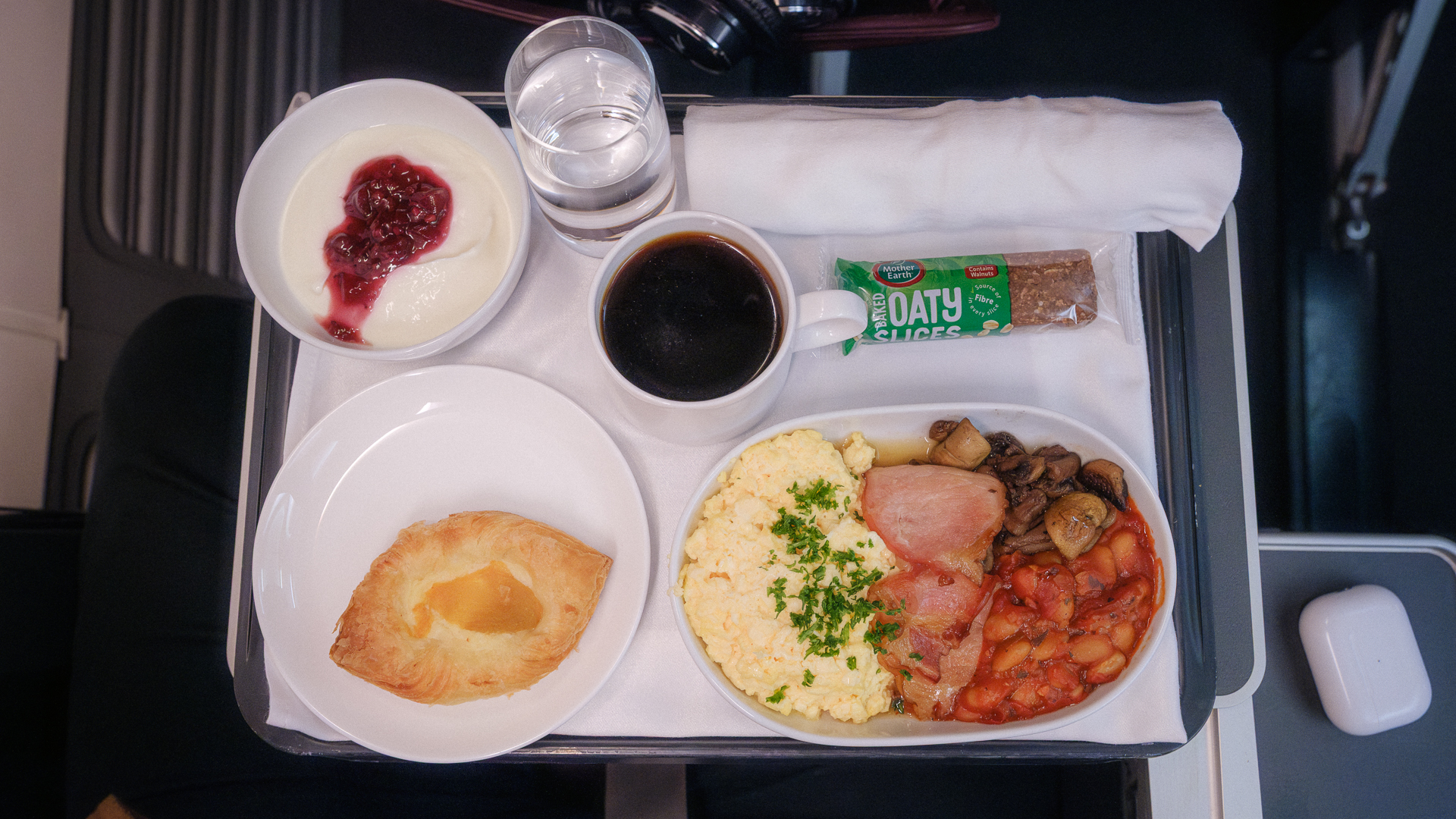 Qantas Business Class breakfast service from Christchurch