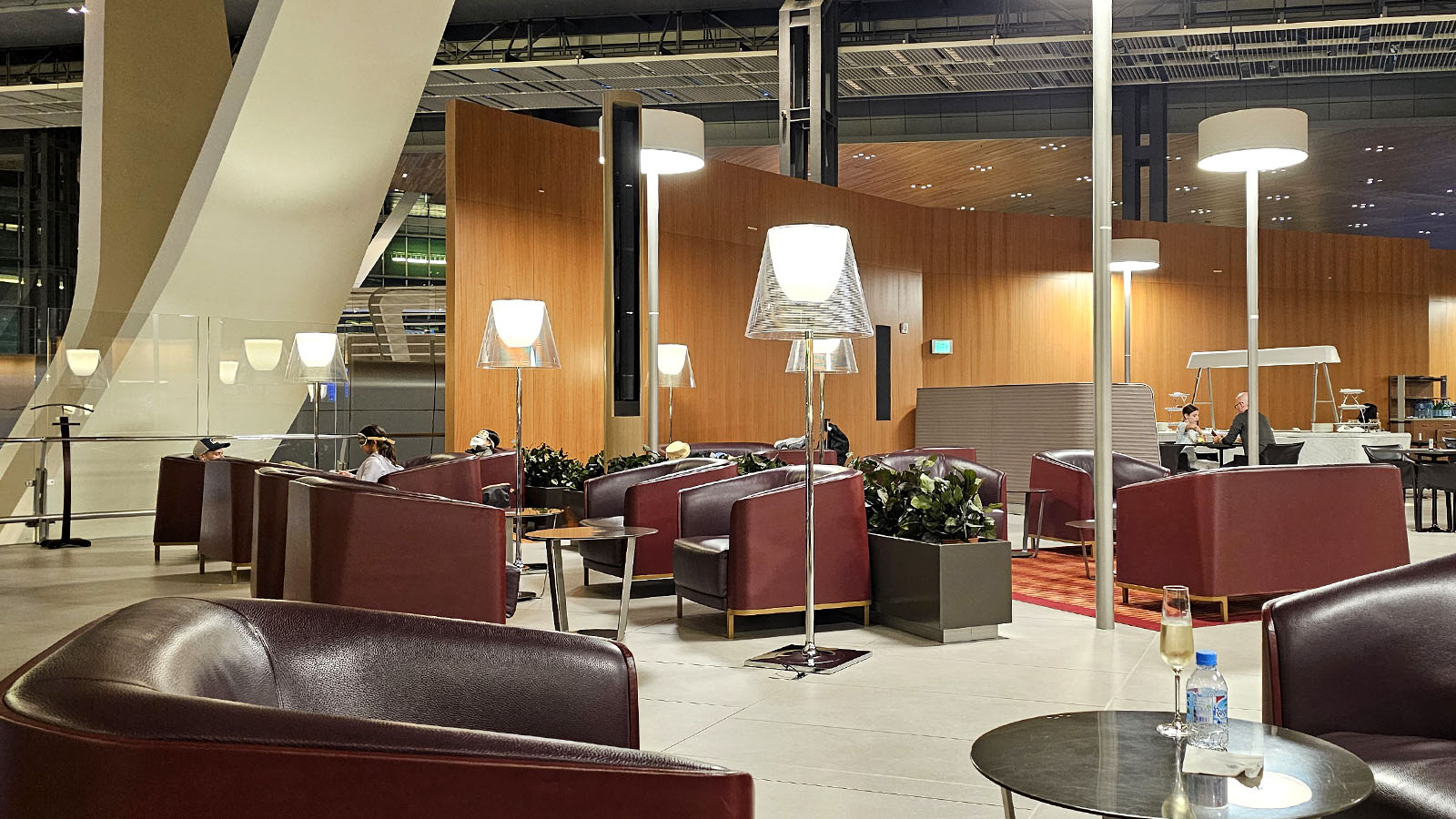 Relax in the Qatar Platinum Gold Lounge Doha