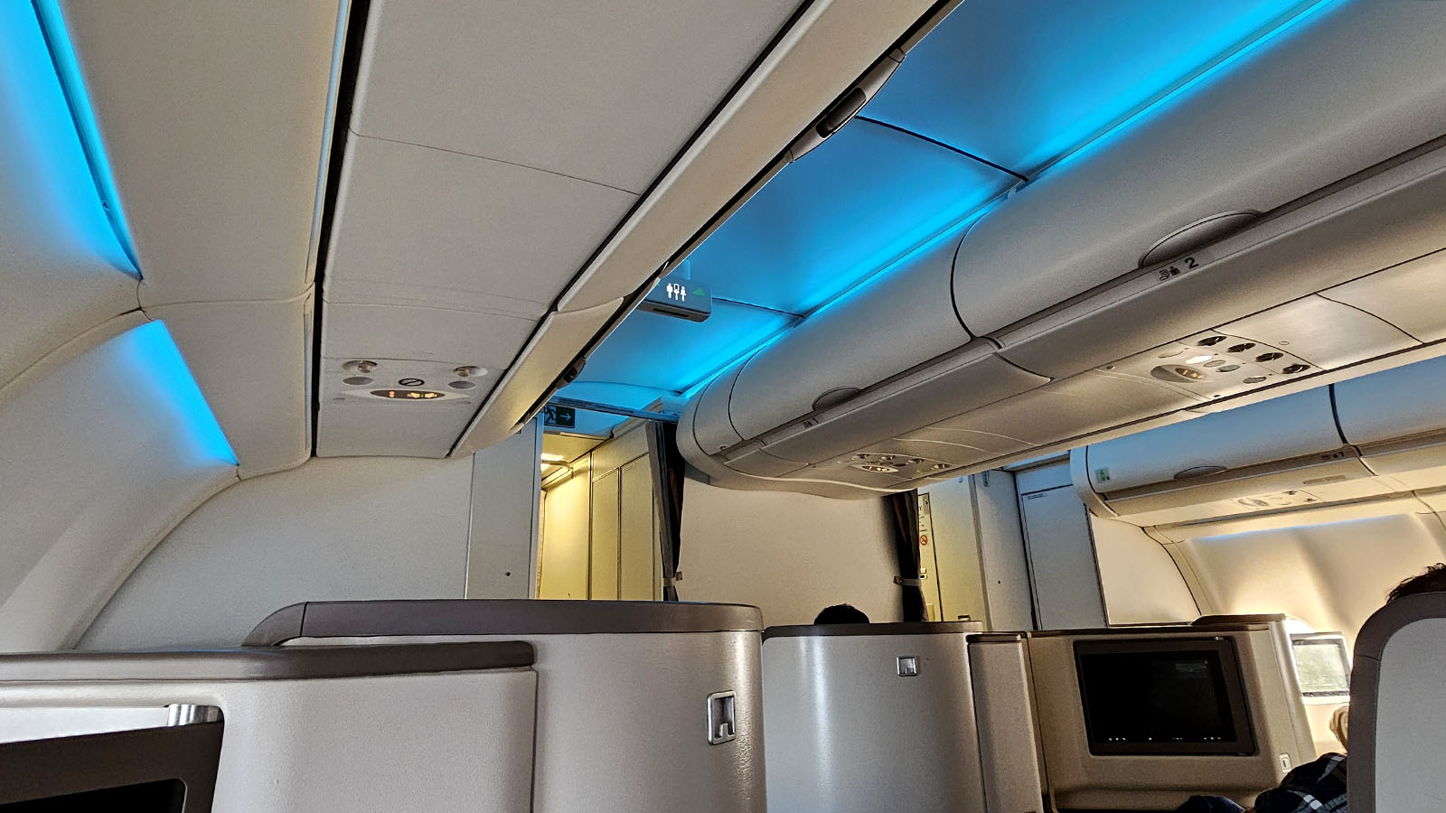 Cabin lighting after sleep on SriLankan