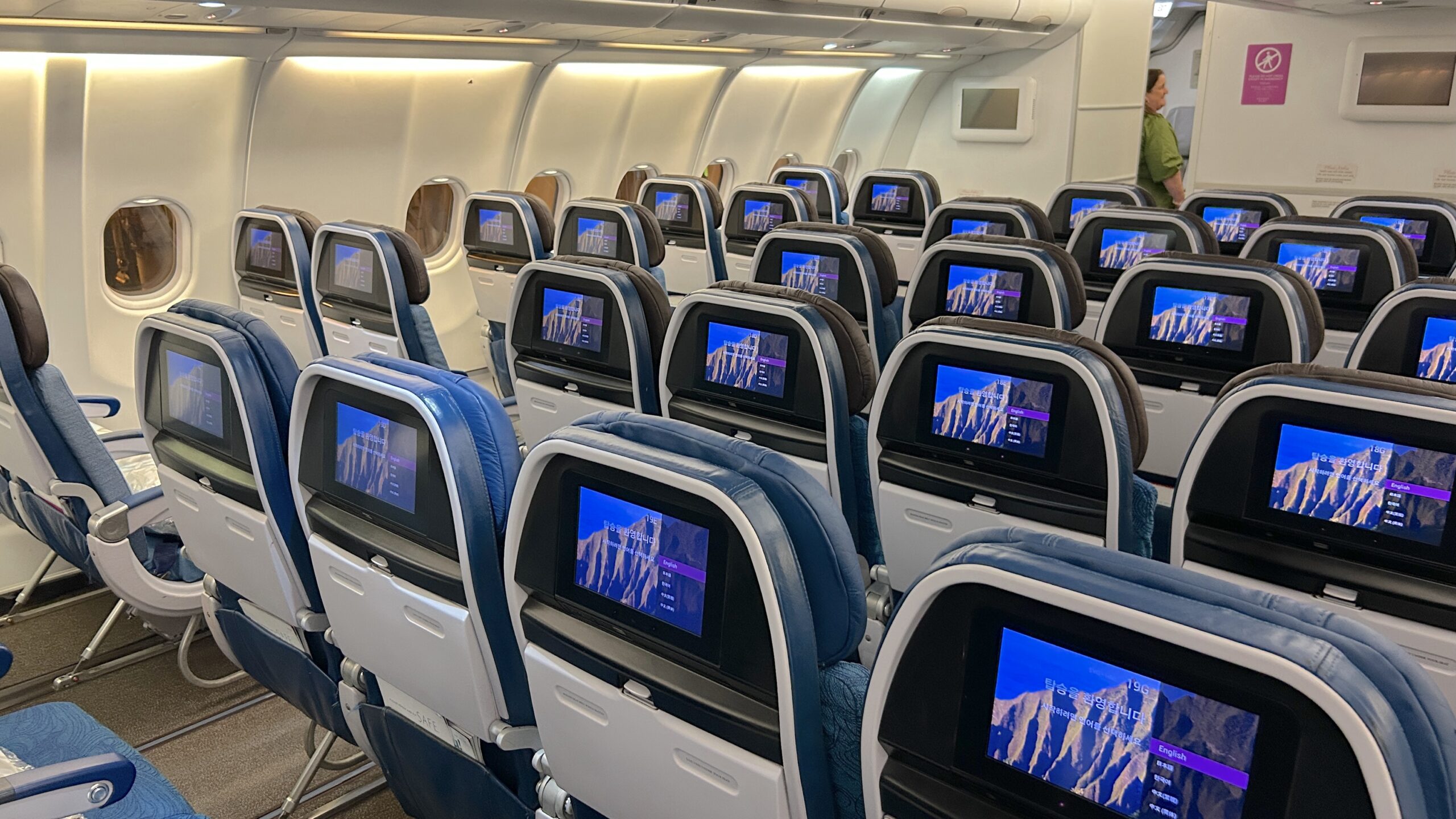Hawaiin Airlines A330 Economy Class in-flight entertainment Point Hacks by Daniel Sciberras