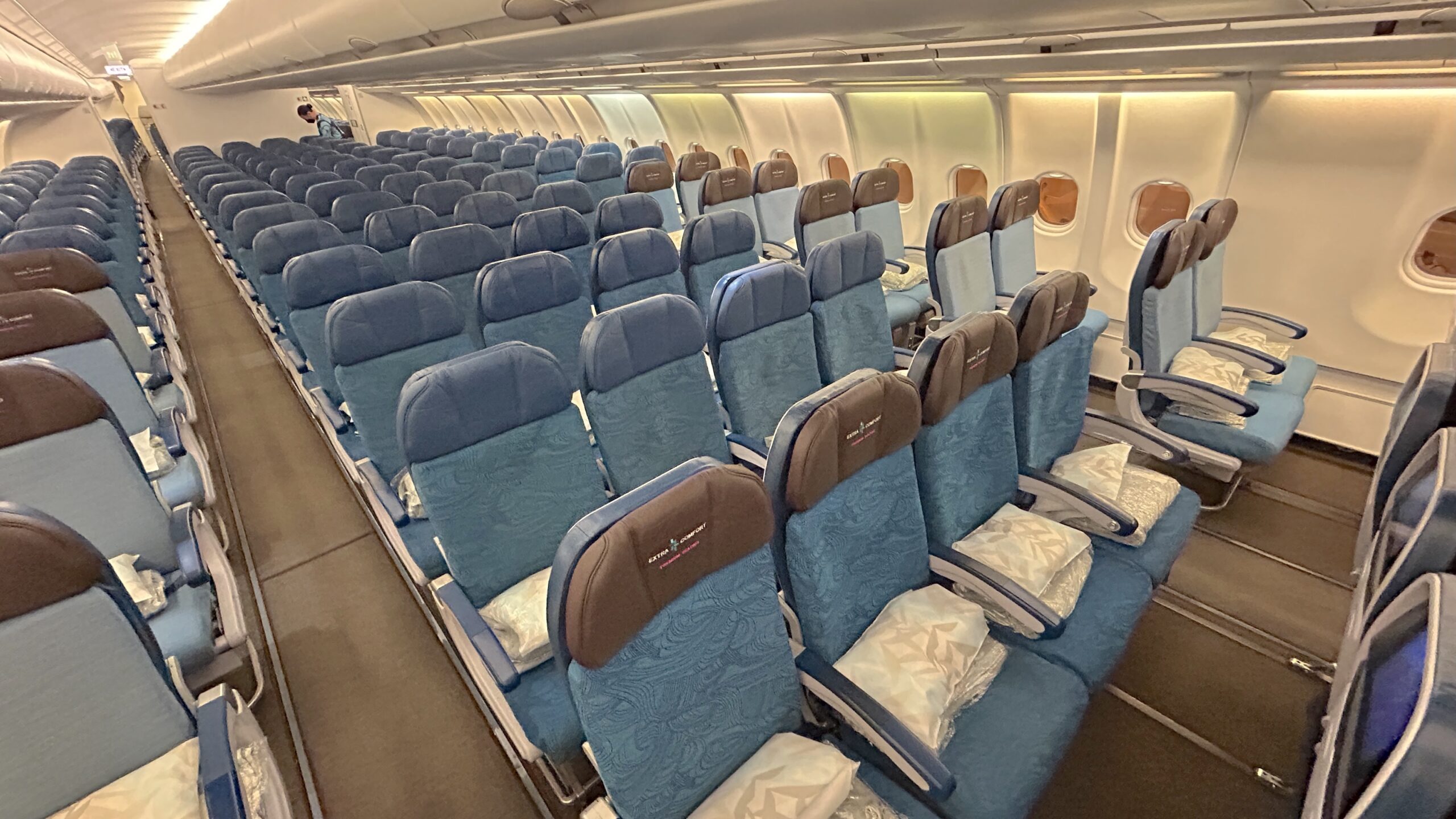 Hawaiin Airlines A330 Economy Class Cabin Top View Point Hacks by Daniel Sciberras