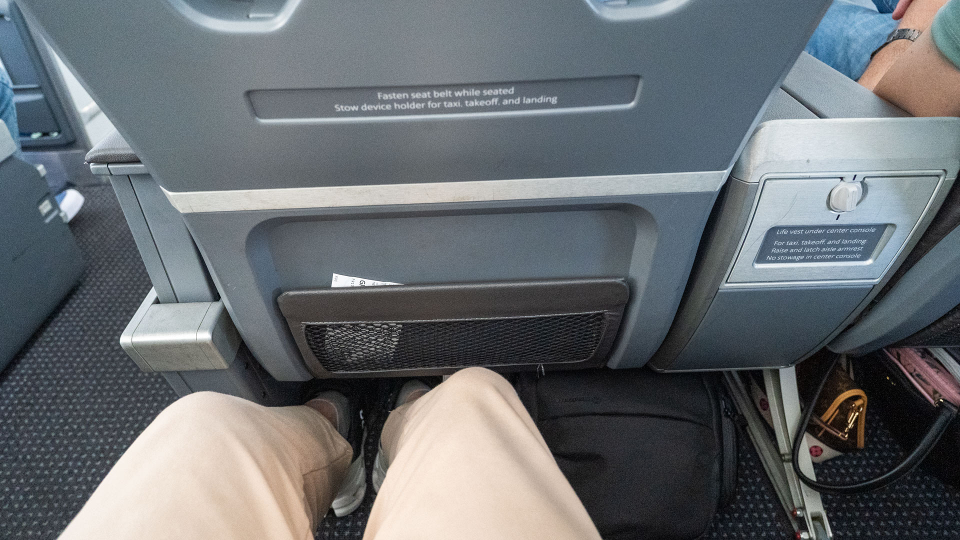 American Airlines Boeing 737 Domestic First Class legroom
