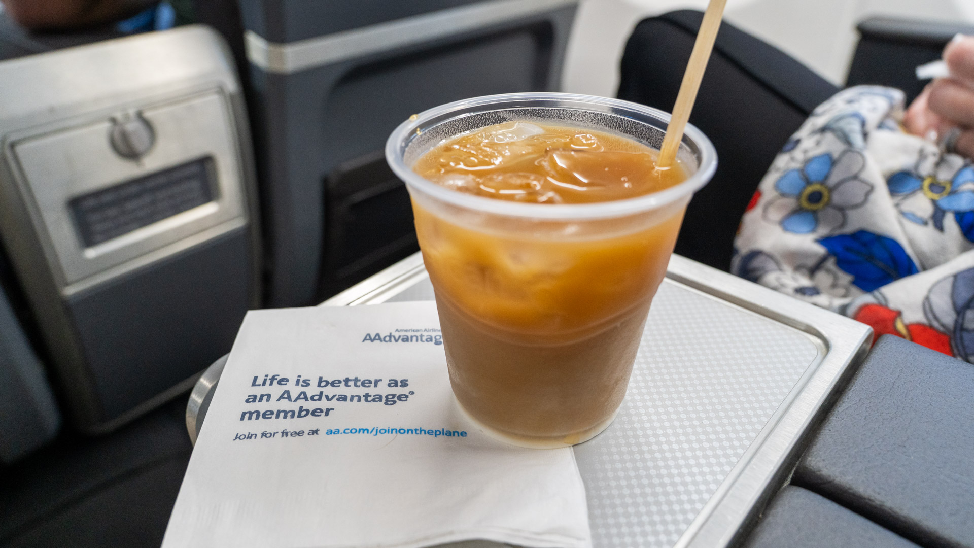 American Airlines Boeing 737 Domestic First Class drink
