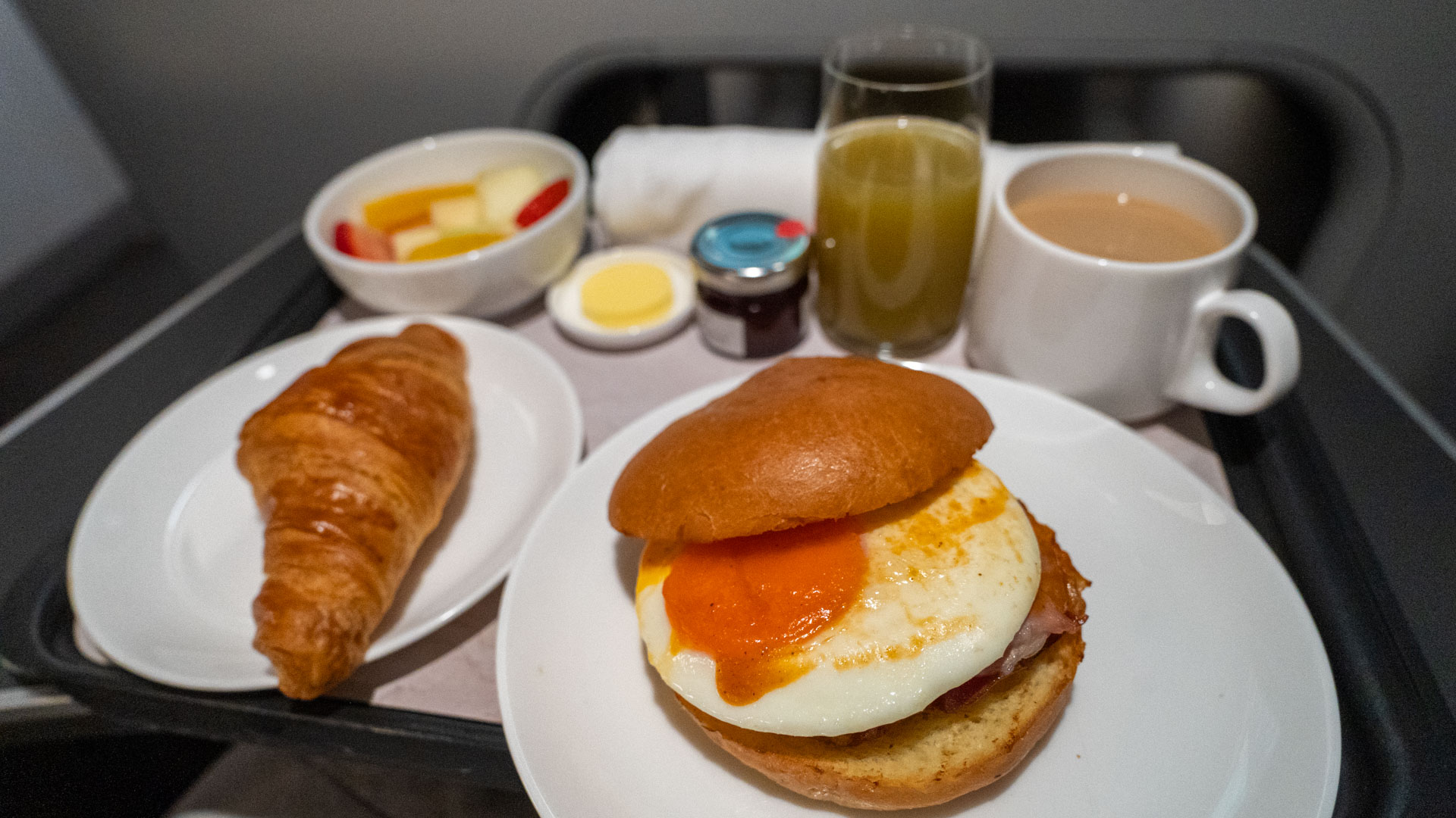 Qantas Airbus A380 Business Class breakfast