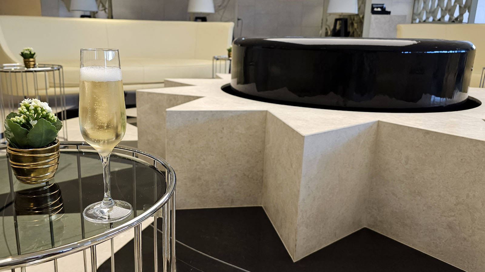 Bubbles, Qatar Premium Lounge in Paris
