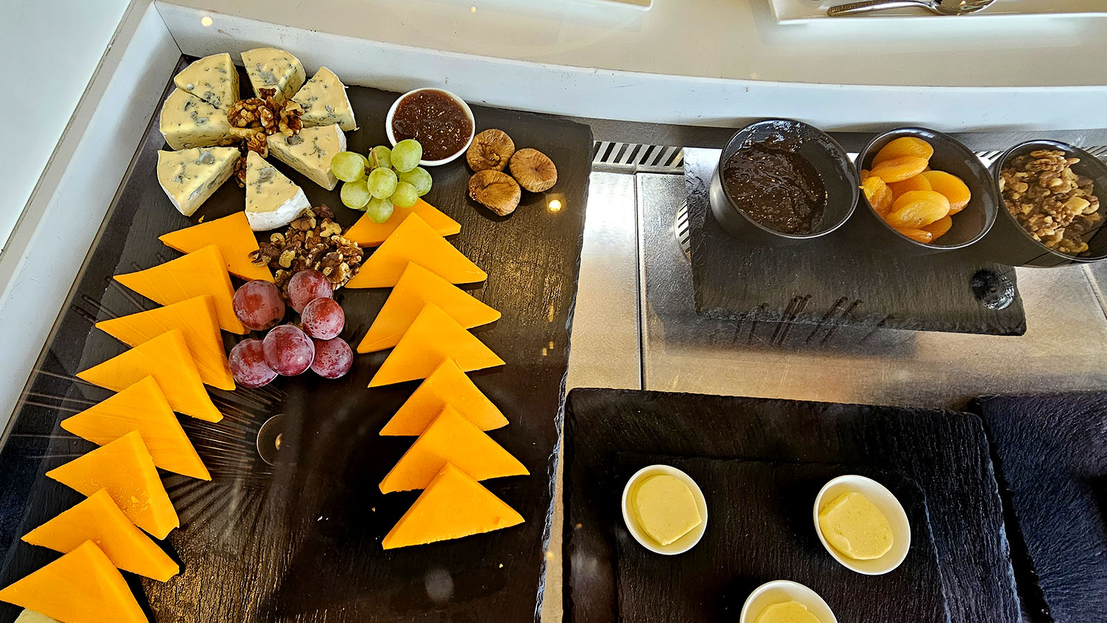 Cheese, Qatar Premium Lounge in Paris