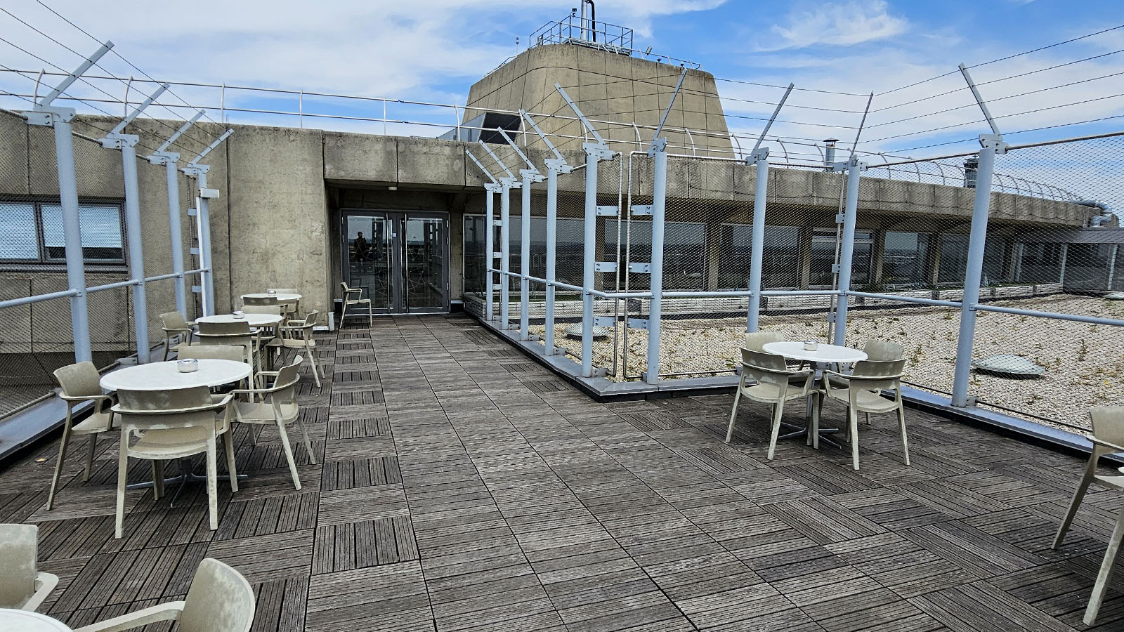 Outdoor space, Qatar Premium Lounge in Paris