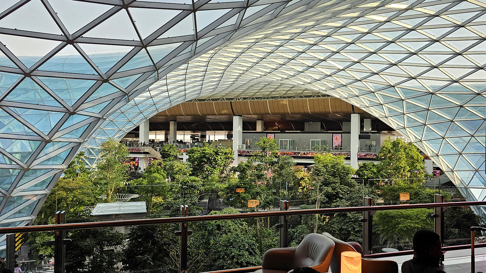 Qatar Airways Al Mourjan Business Lounge - The Garden