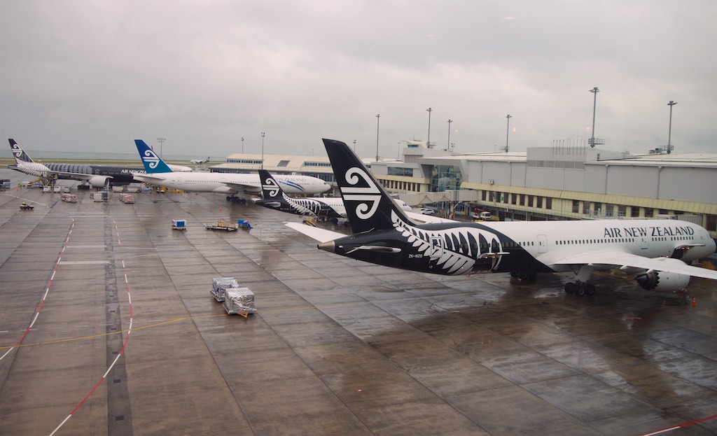 Air New Zealand 787 in Auckland | Point Hacks