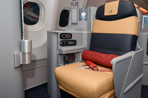 Alitalia Long Haul Business Class 3